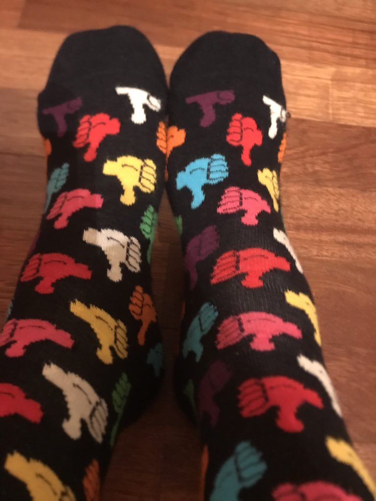 Merci les enfants pour les chaussettes. Elles sont rigolotes, pleines de couleurs et chaudes. J'adore!!! Profitez bien de la magie de Noël.